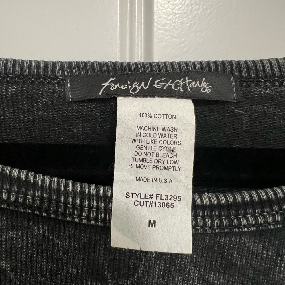 Foreign Exchange Size M Crop Top Sweater - Picture 3 of 6